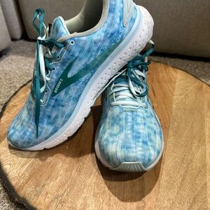 Brooks Women’s Running Sneakers - blue Tie Dye